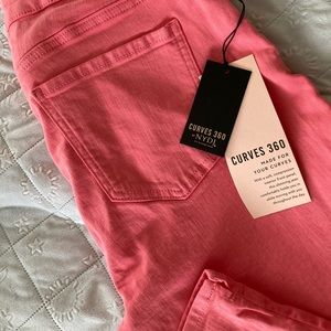 NWT NYDJ Crop Slim Fit Capris